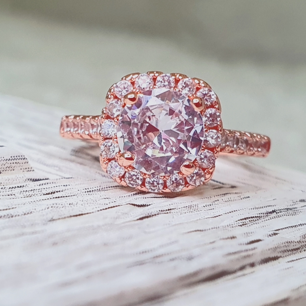Classic Rose Gold Round Diamond Ring